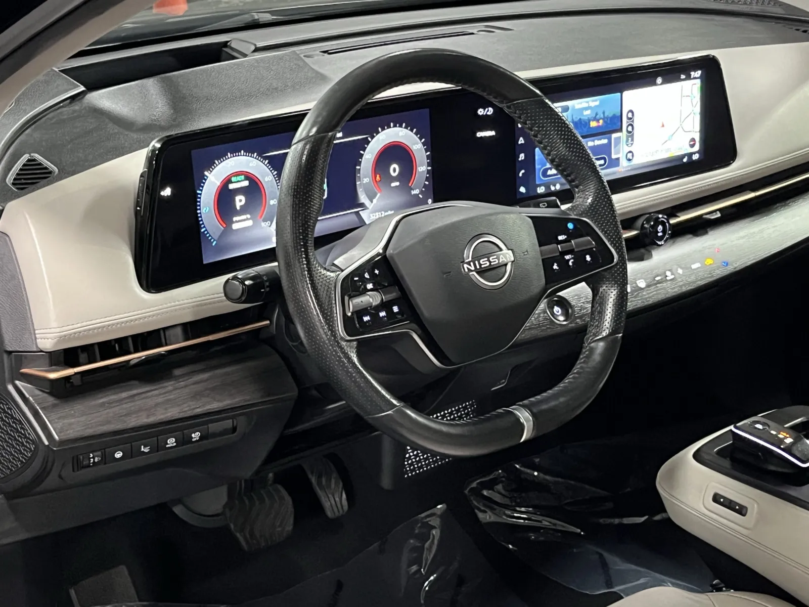 Nissan Ariya photo 14
