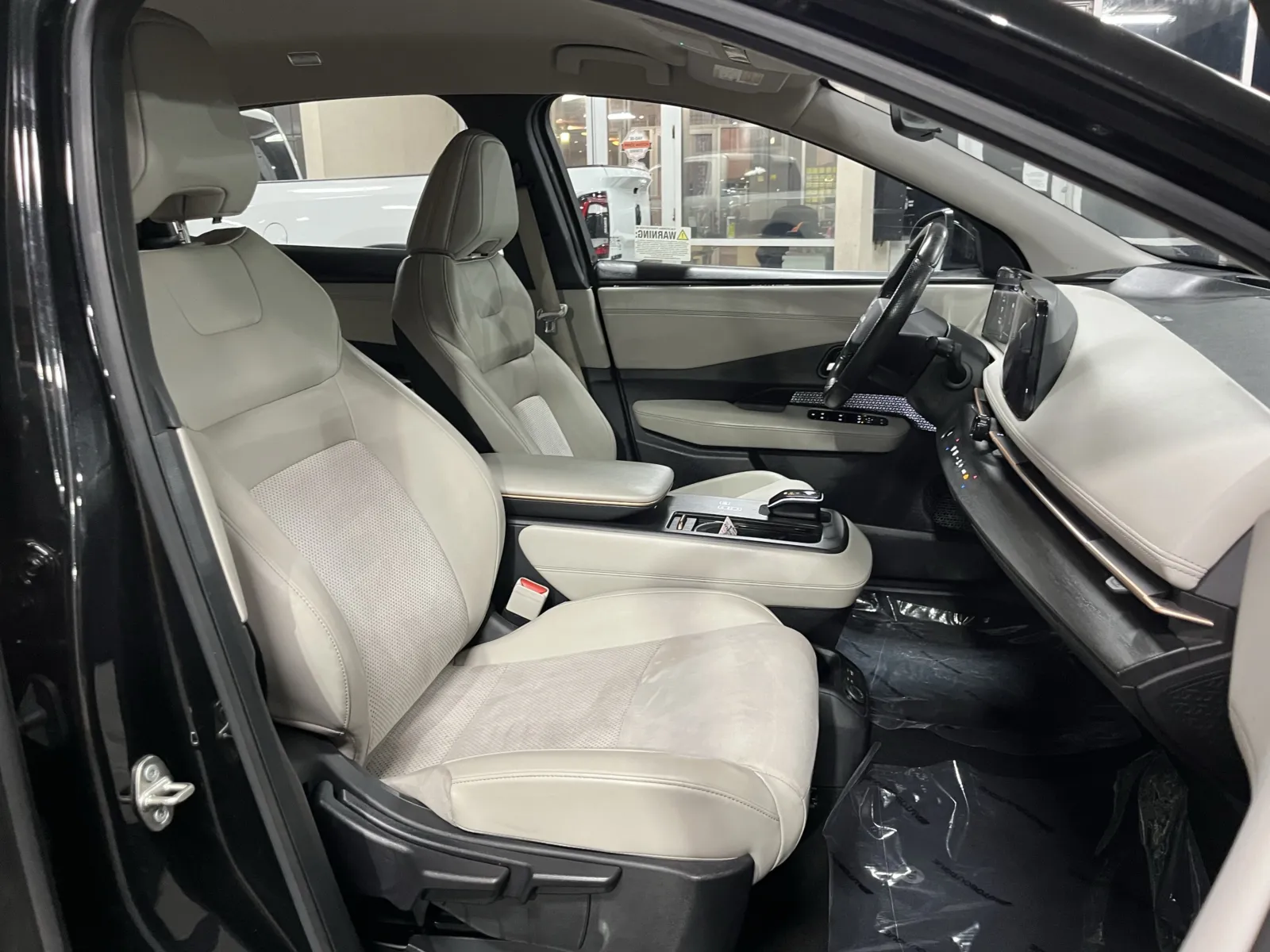 Nissan Ariya photo 26