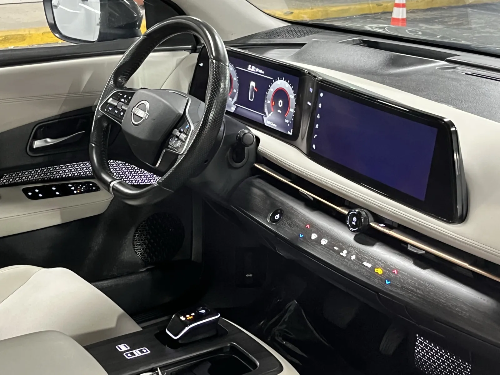 Nissan Ariya photo 15