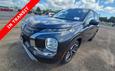 Gray 2024 Mitsubishi Outlander SE for sale in Alvin, TX