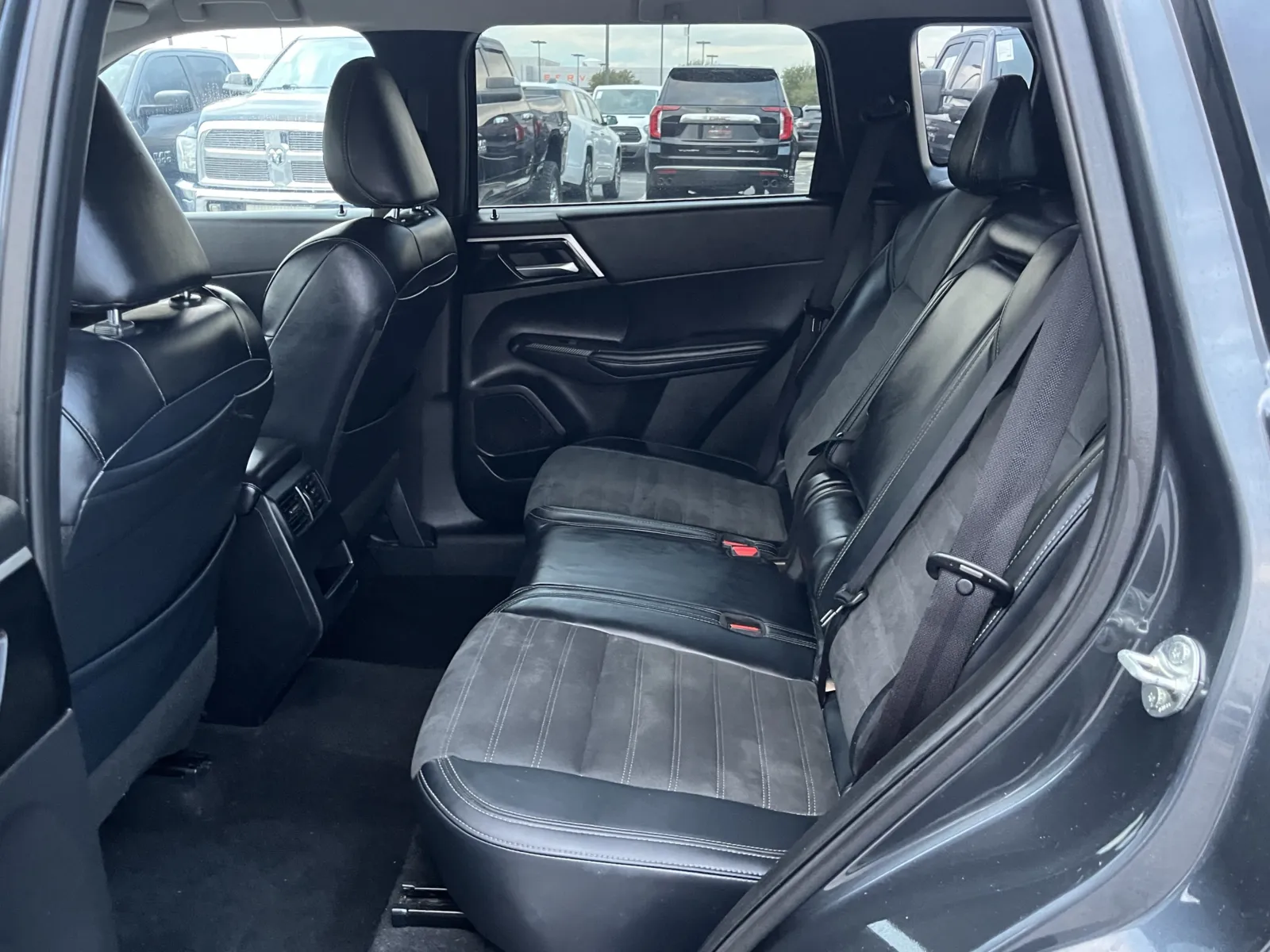 Mitsubishi Outlander photo 29