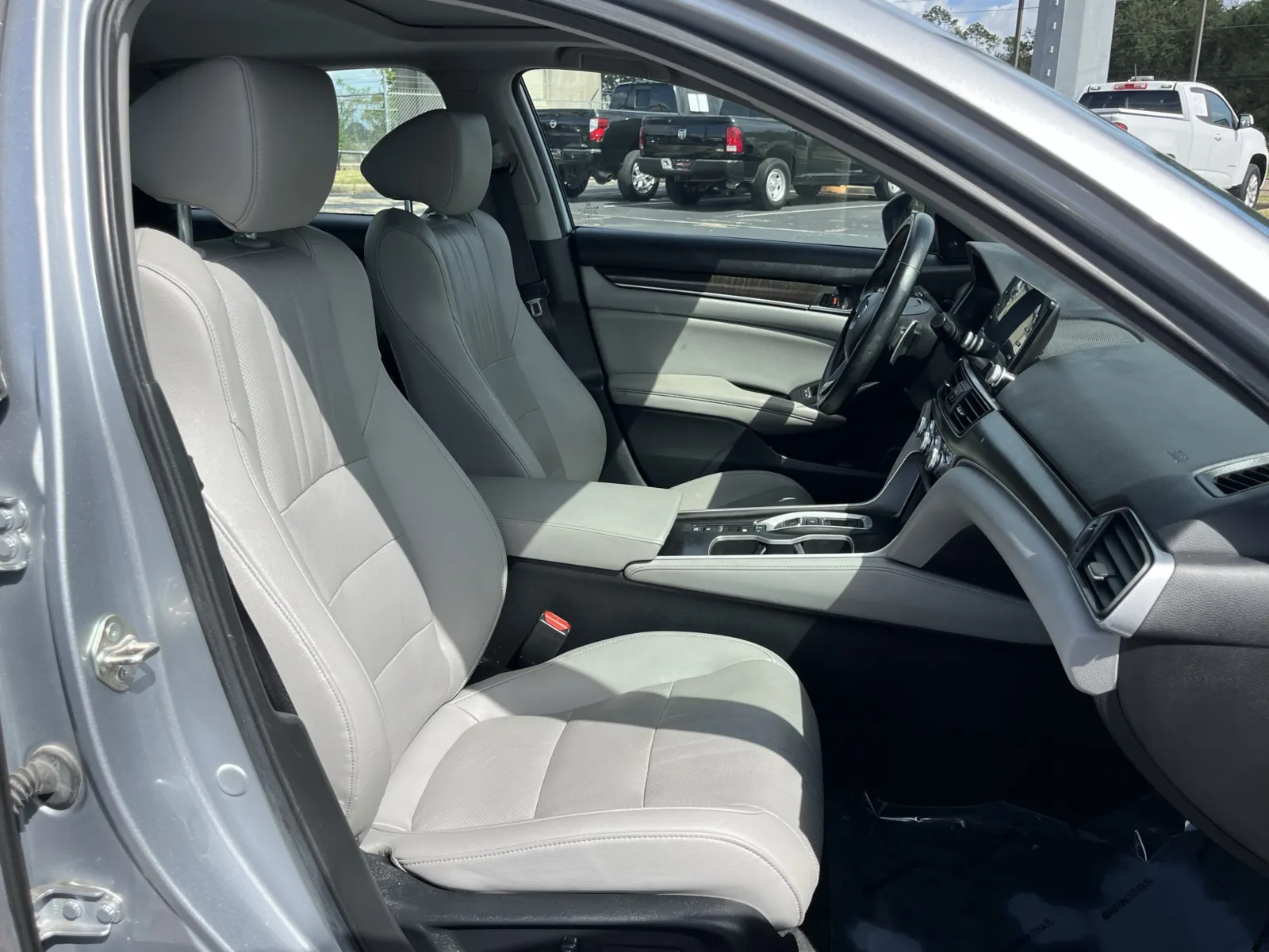 Honda Accord photo 28