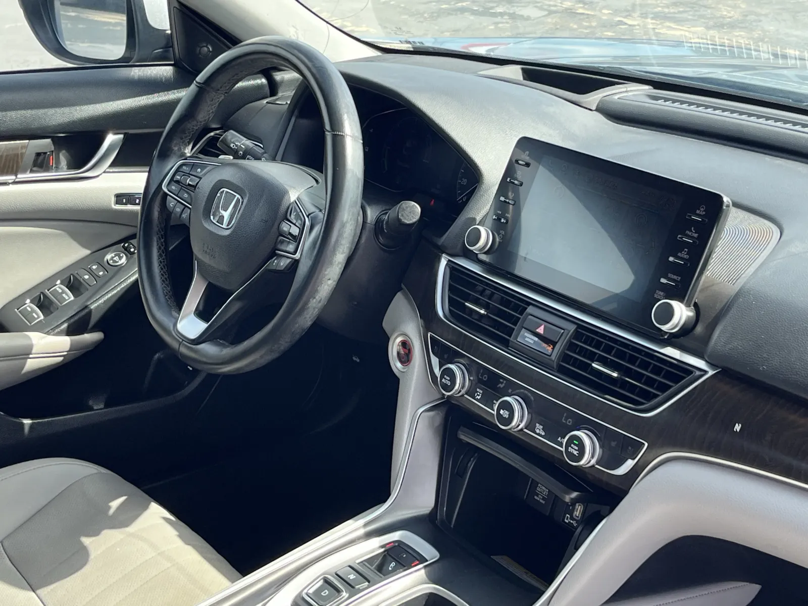 Honda Accord photo 16