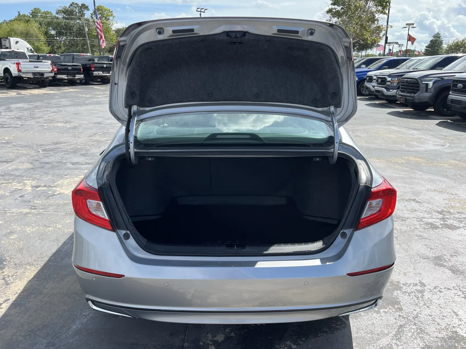 Honda Accord photo 12