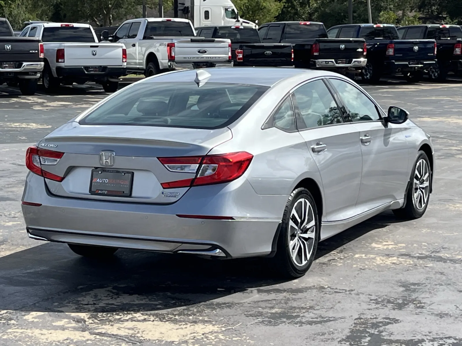 Honda Accord photo 9