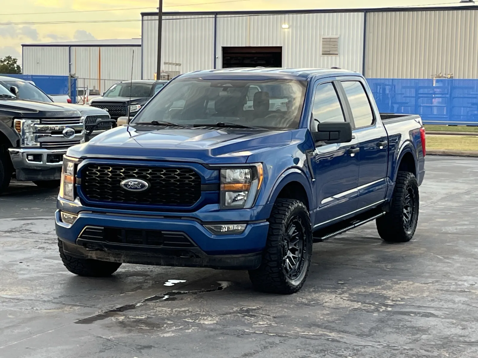 Ford F-150 photo 2