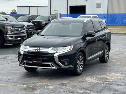 Photos of 2019 Mitsubishi Outlander SEL for sale in Alvin, TX at Auto Boutique Texas