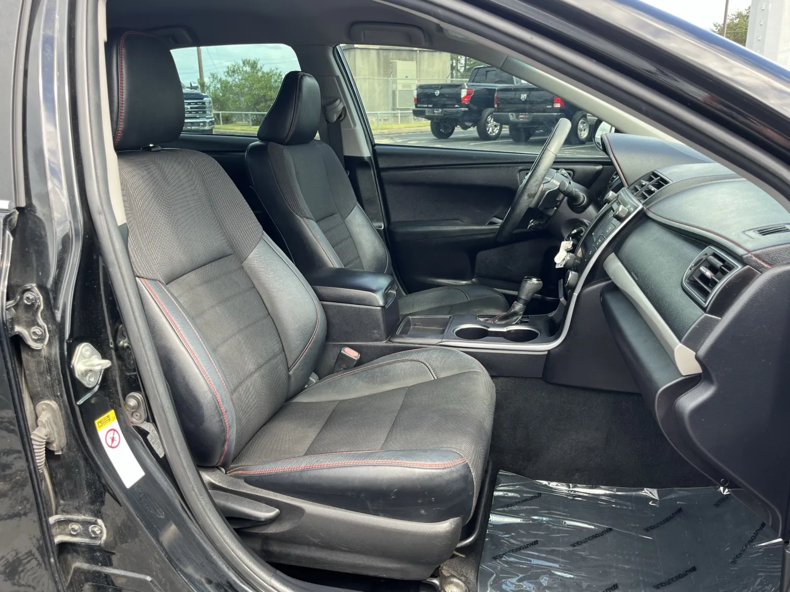 Toyota Camry photo 25