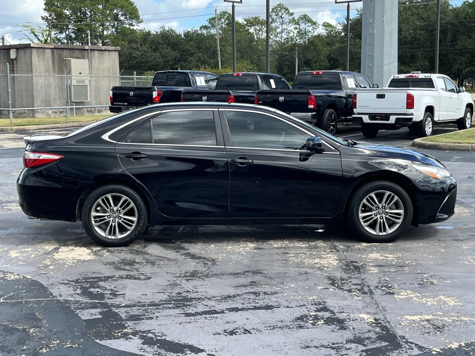 Toyota Camry photo 10