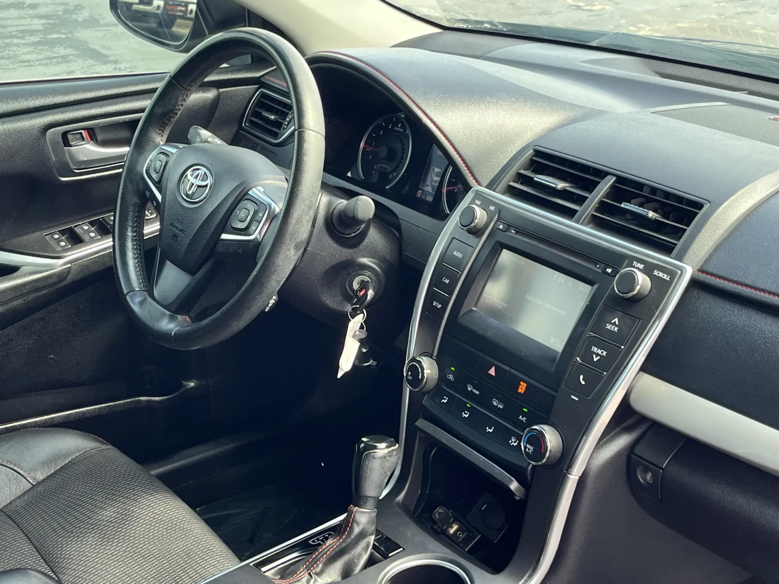 Toyota Camry photo 13