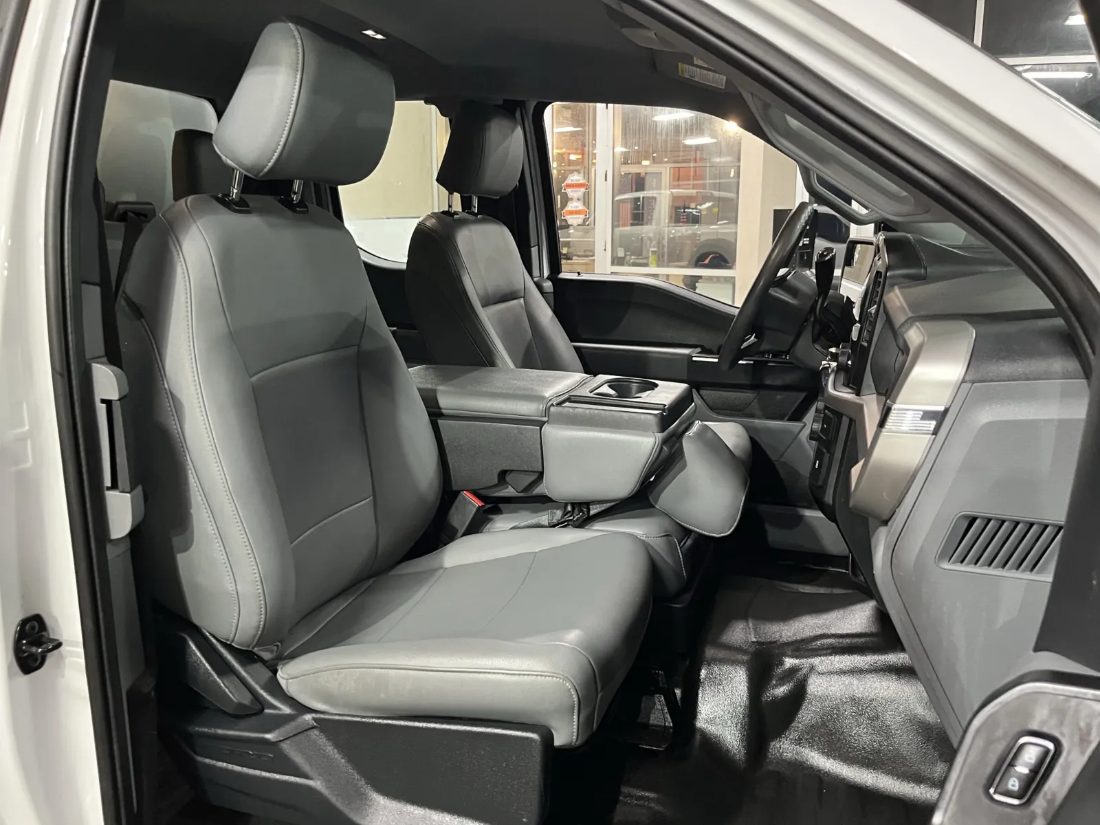 Ford F-150 photo 24