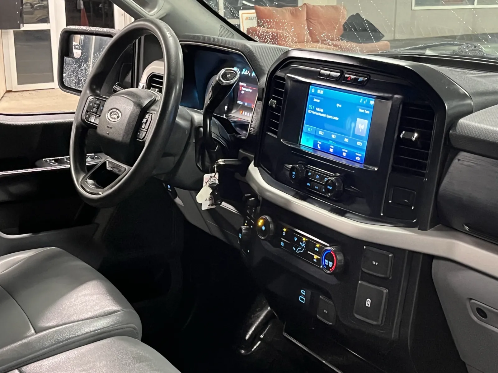 Ford F-150 photo 13