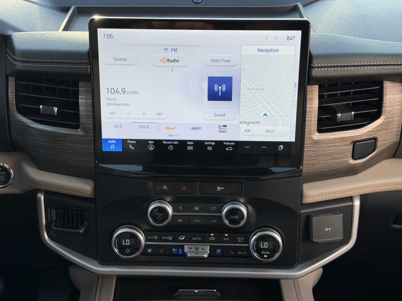 Ford Expedition MAX photo 17