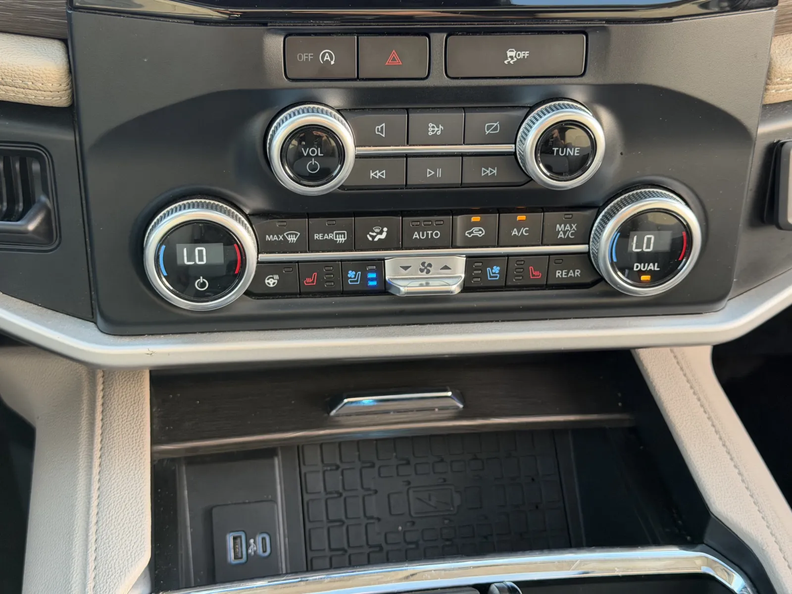 Ford Expedition MAX photo 20