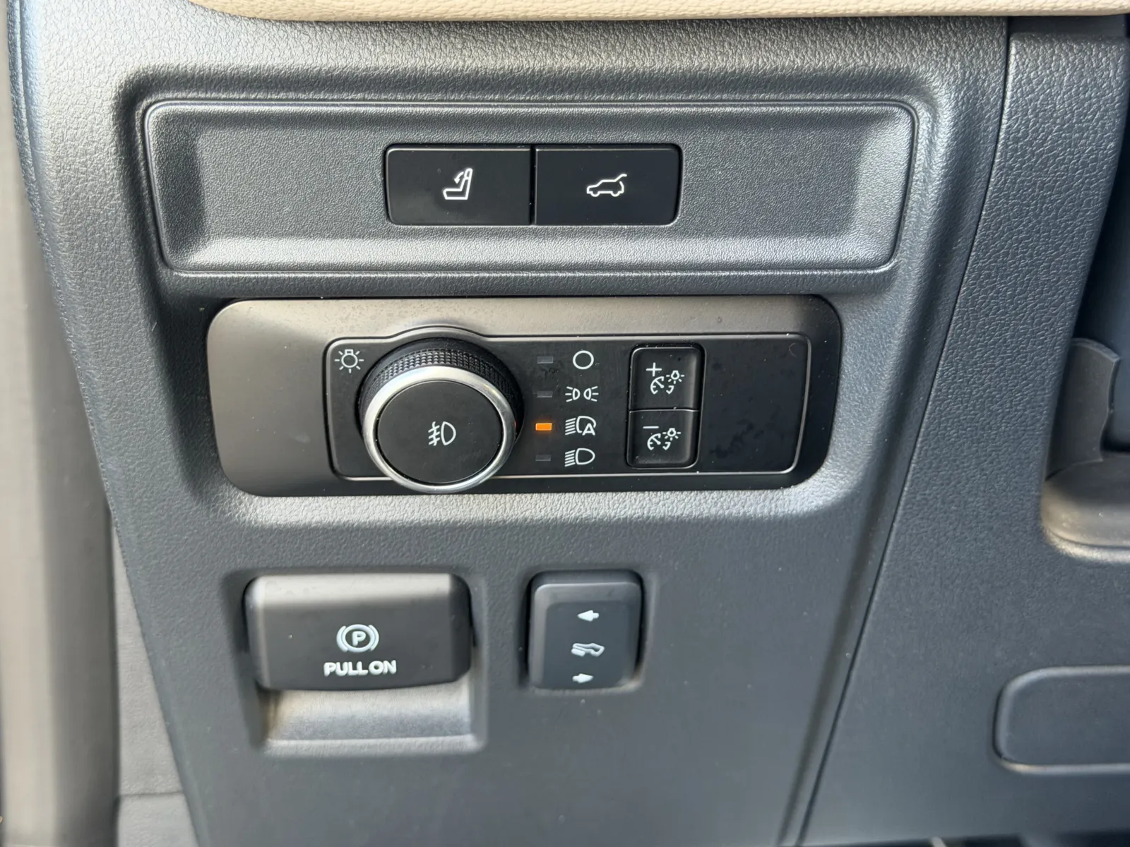 Ford Expedition MAX photo 22