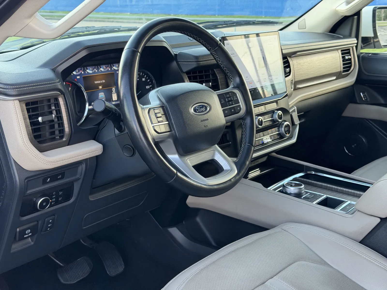 Ford Expedition MAX photo 10