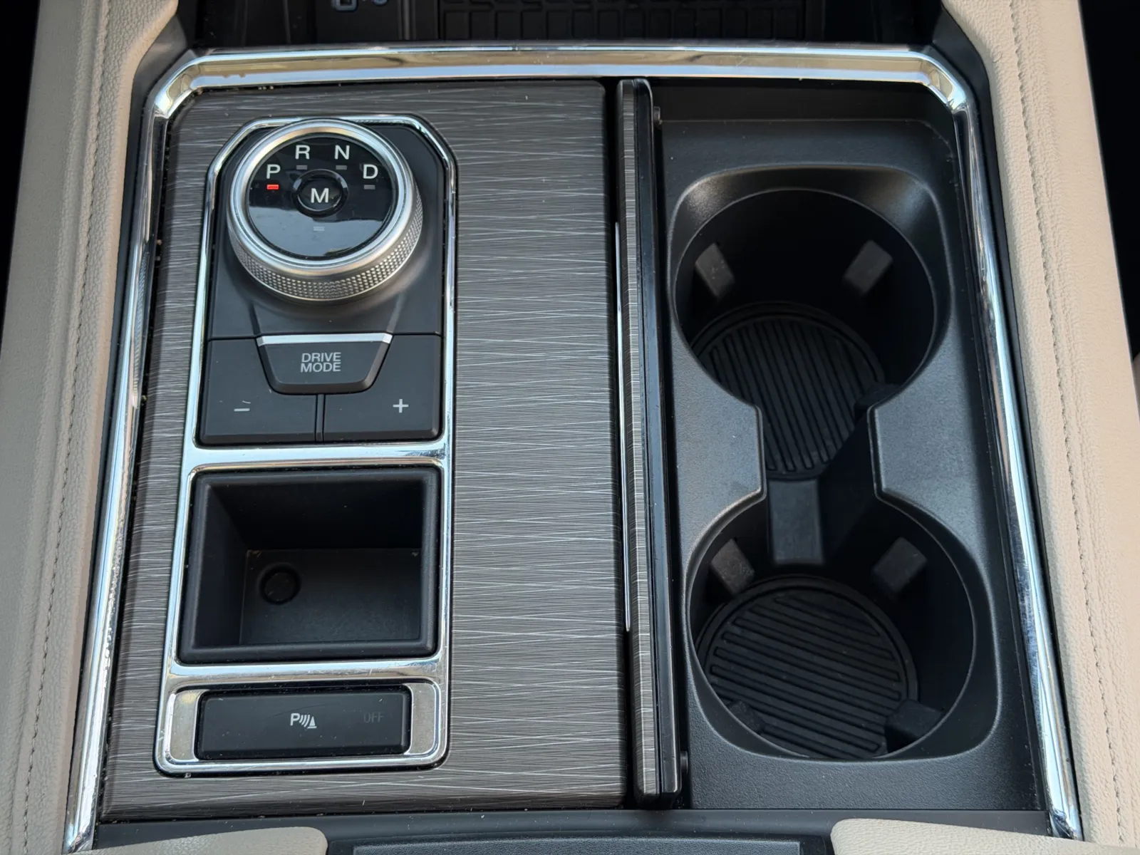 Ford Expedition MAX photo 21
