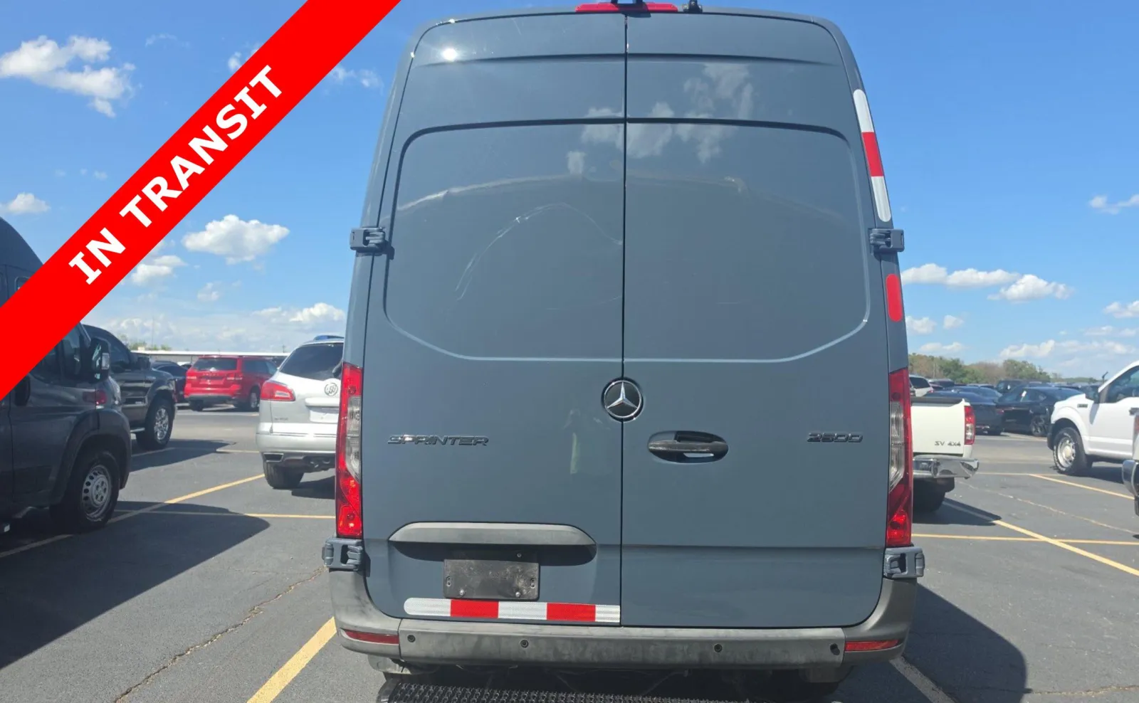 Mercedes-Benz Sprinter photo 4