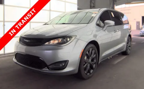 Silver 2019 Chrysler Pacifica Touring Plus for sale in Alvin, TX