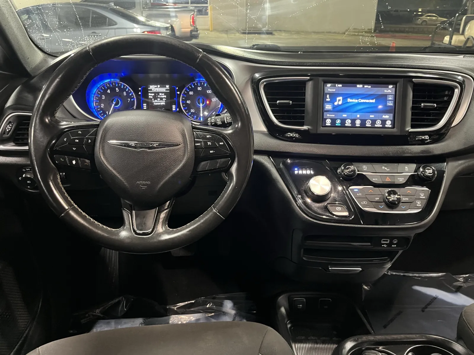 Chrysler Pacifica photo 15