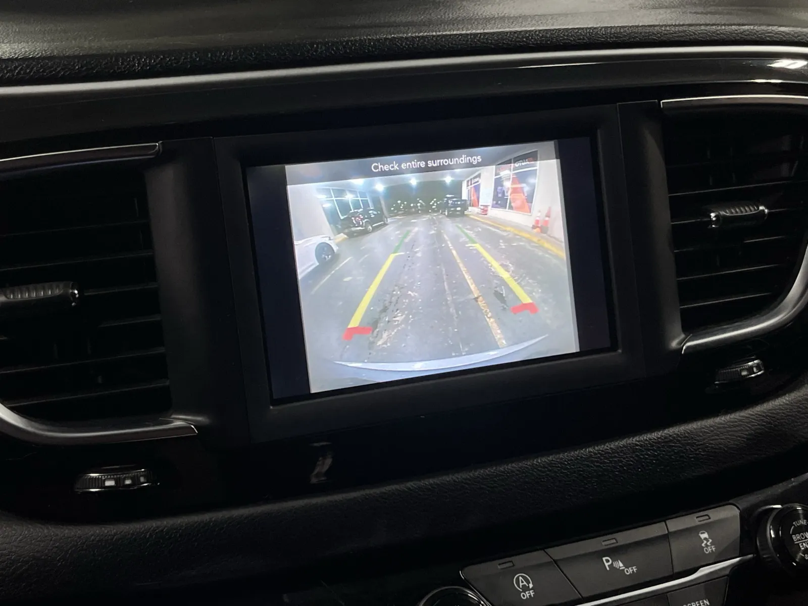 Chrysler Pacifica photo 7