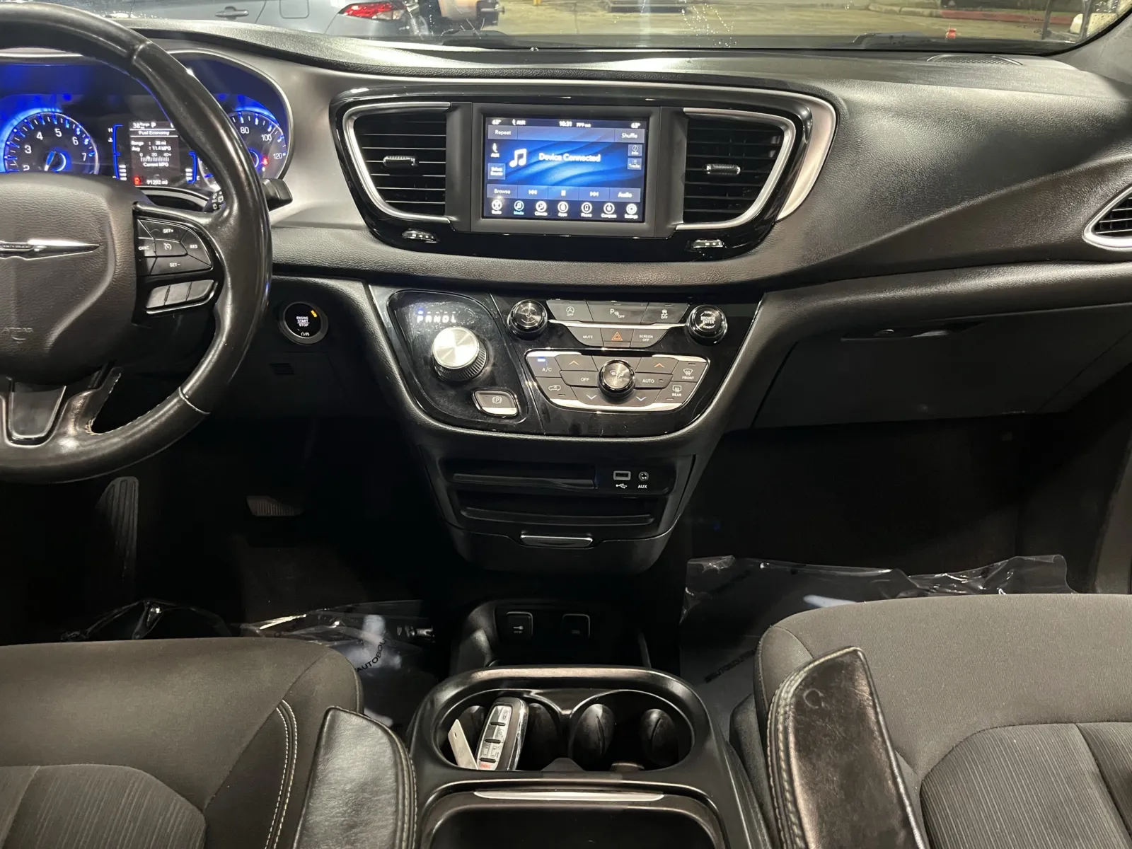 Chrysler Pacifica photo 22