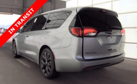More photos of 2019 Chrysler Pacifica Touring Plus at Auto Boutique Texas, TX