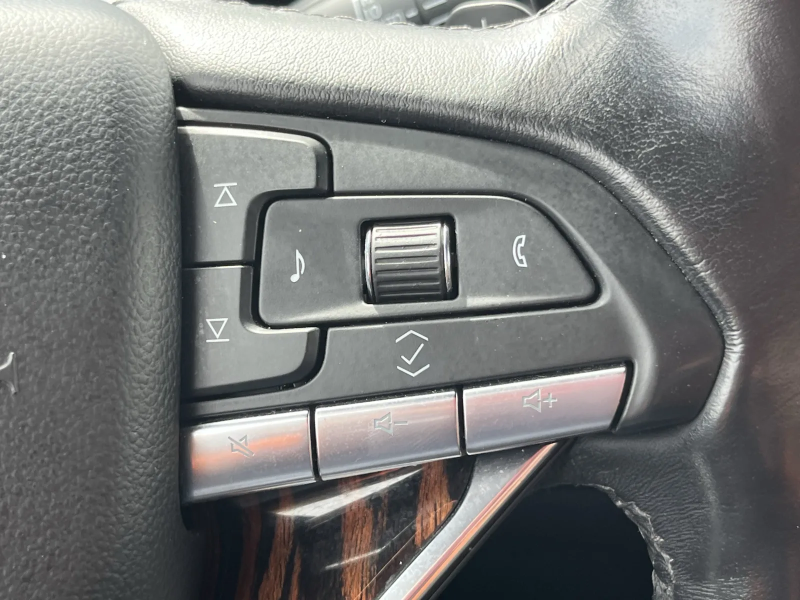 Cadillac Escalade photo 20