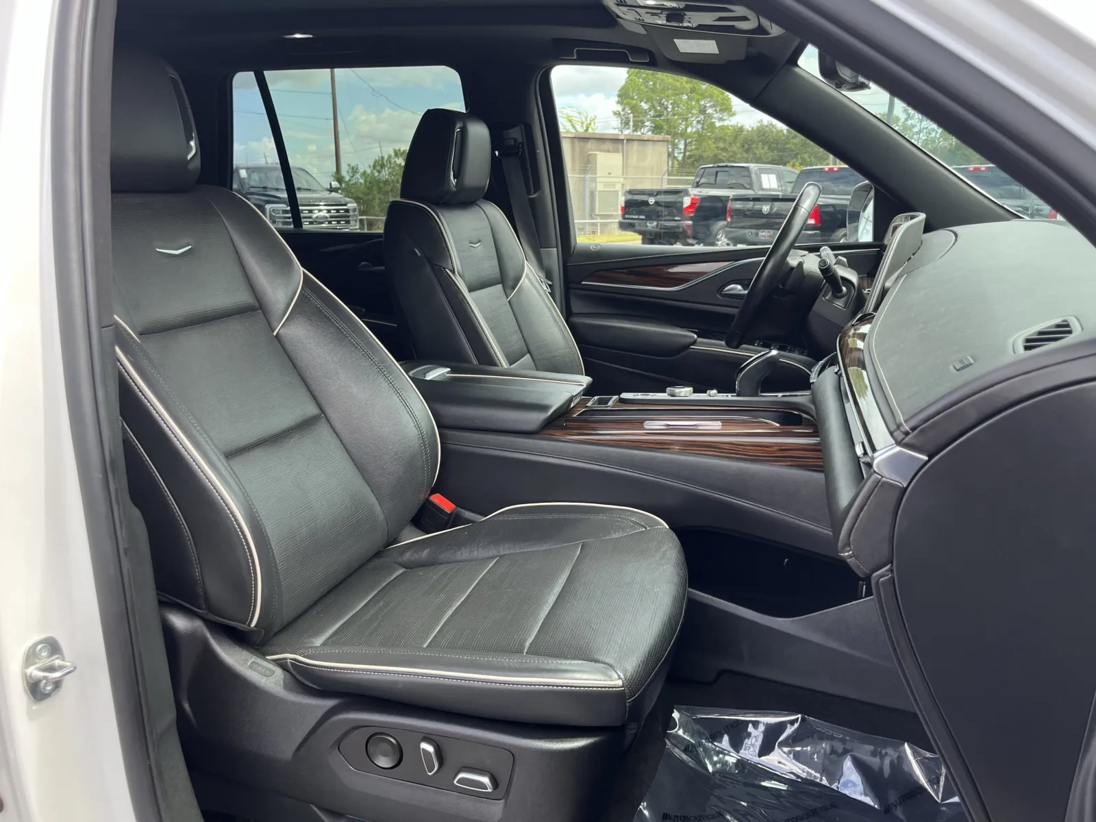 Cadillac Escalade photo 28