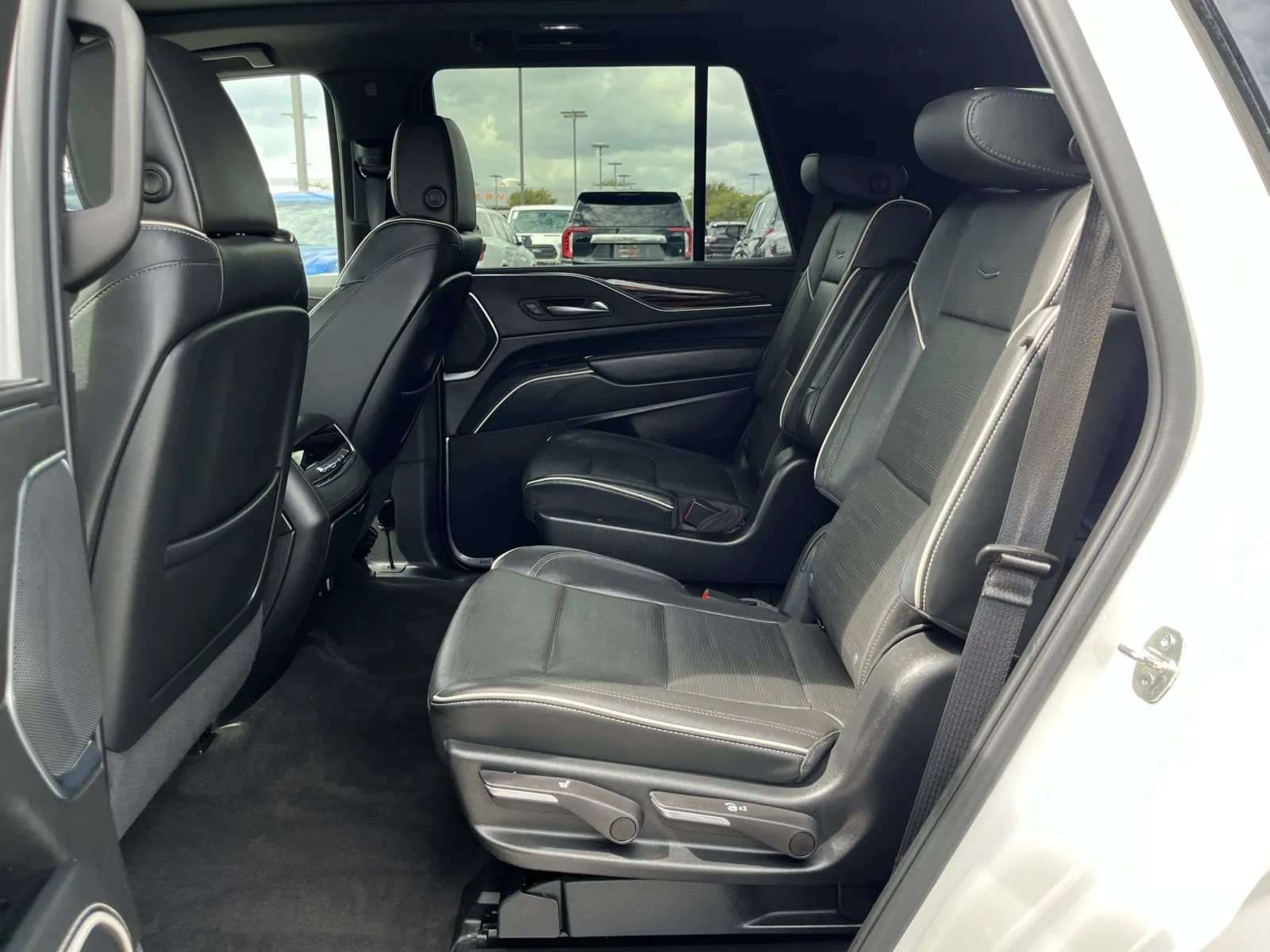 Cadillac Escalade photo 29