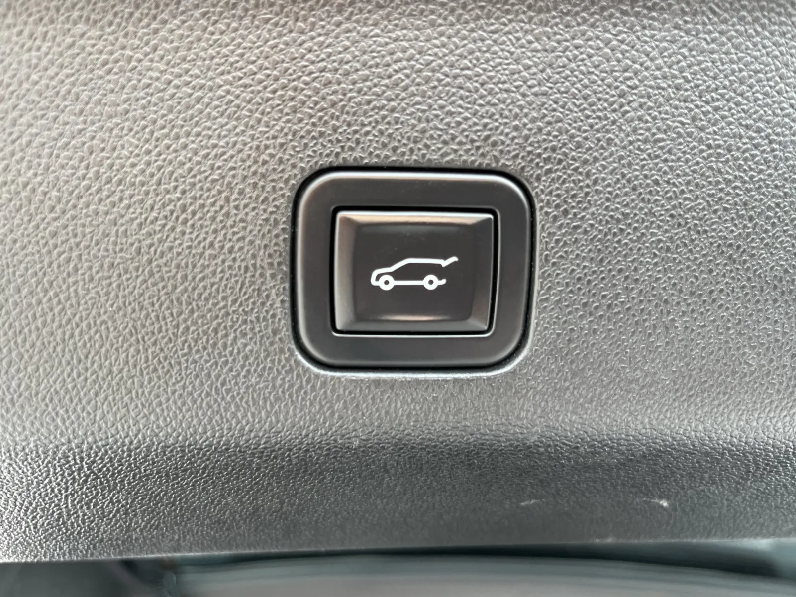 Cadillac Escalade photo 13