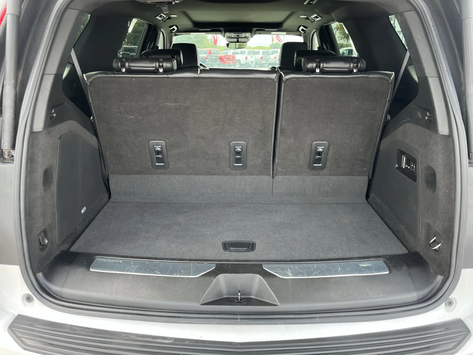 Cadillac Escalade photo 12