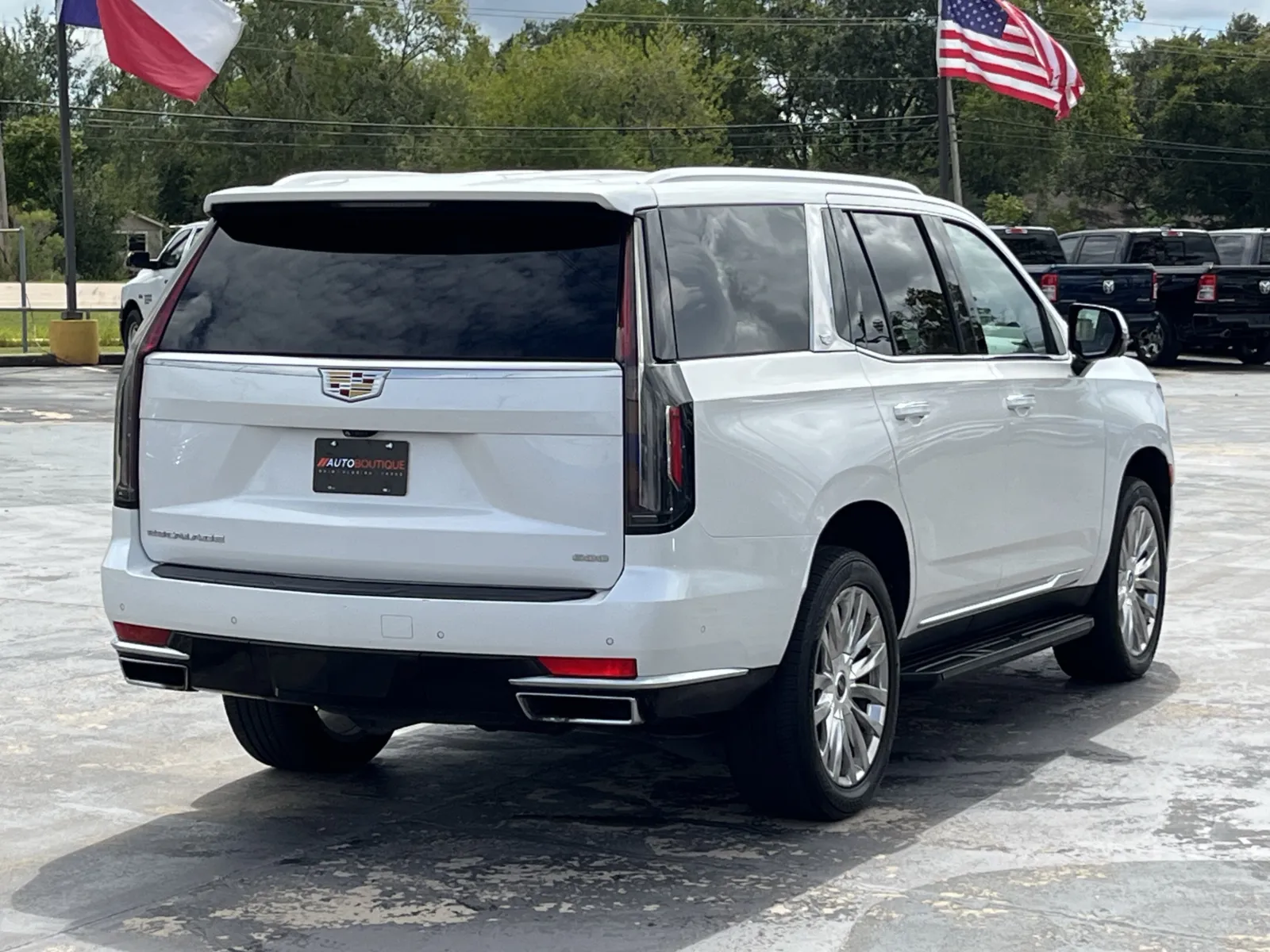 Cadillac Escalade photo 8