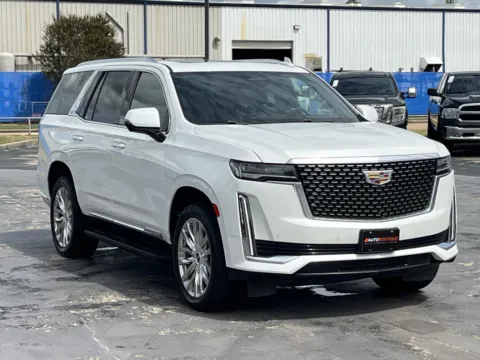 Another view of 2023 Cadillac Escalade 4WD Premium Luxury for sale in Alvin, TX at Auto Boutique Texas