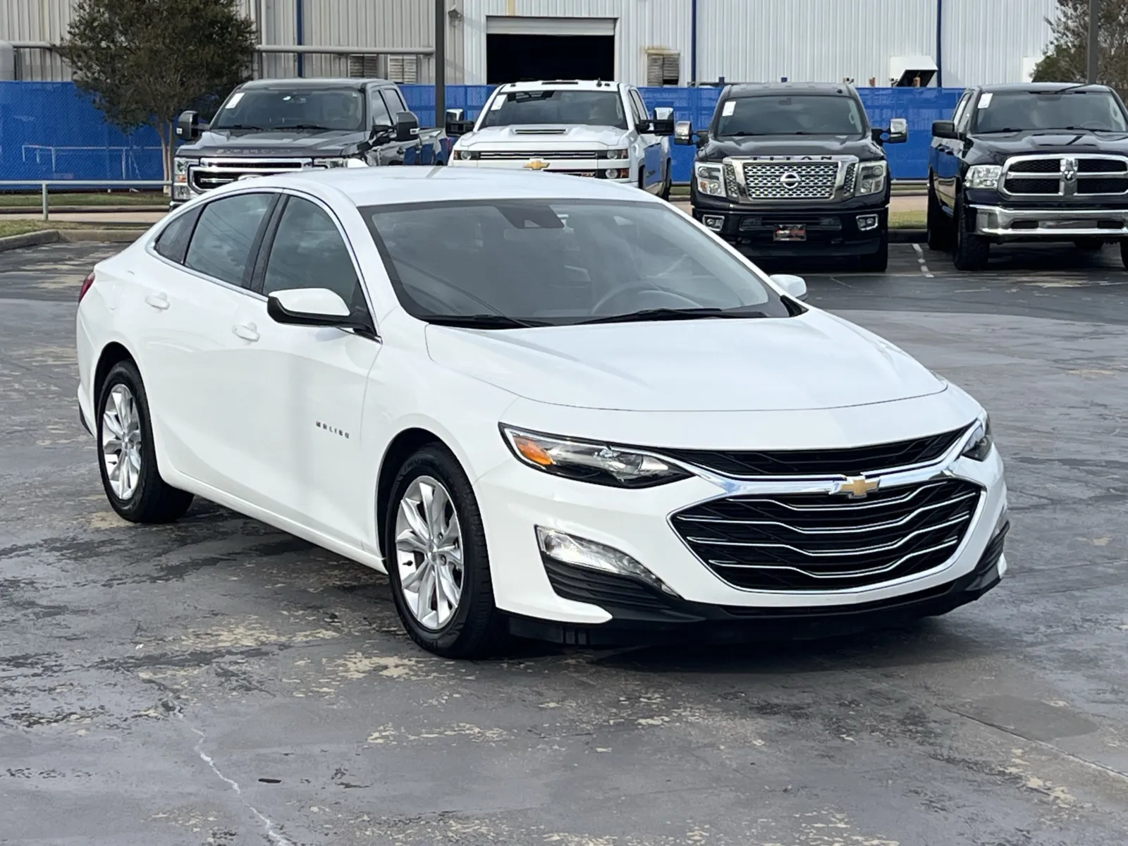 Chevrolet Malibu photo 3