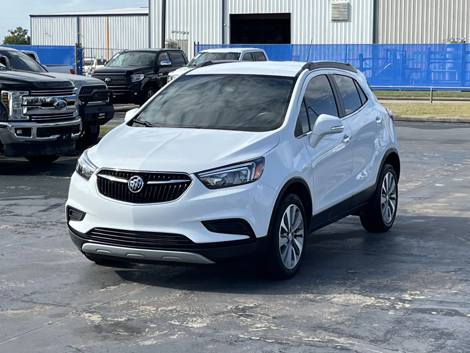 Buick Encore photo 2