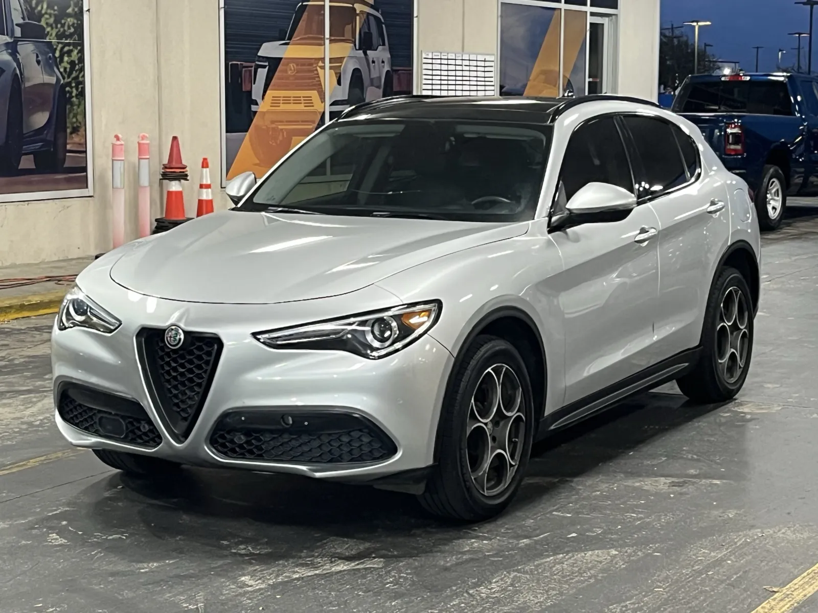 Alfa Romeo Stelvio photo 3