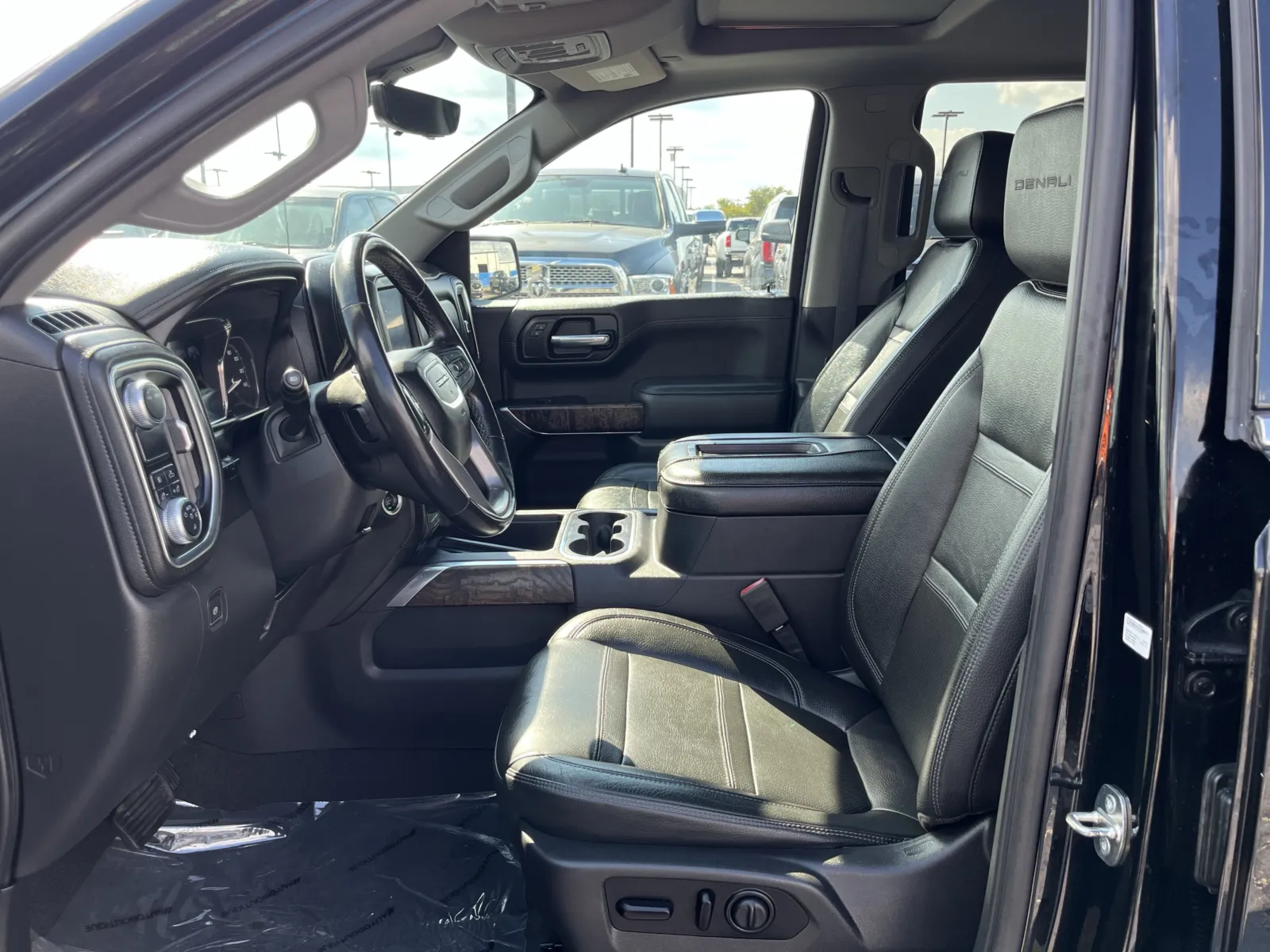 GMC Sierra photo 26