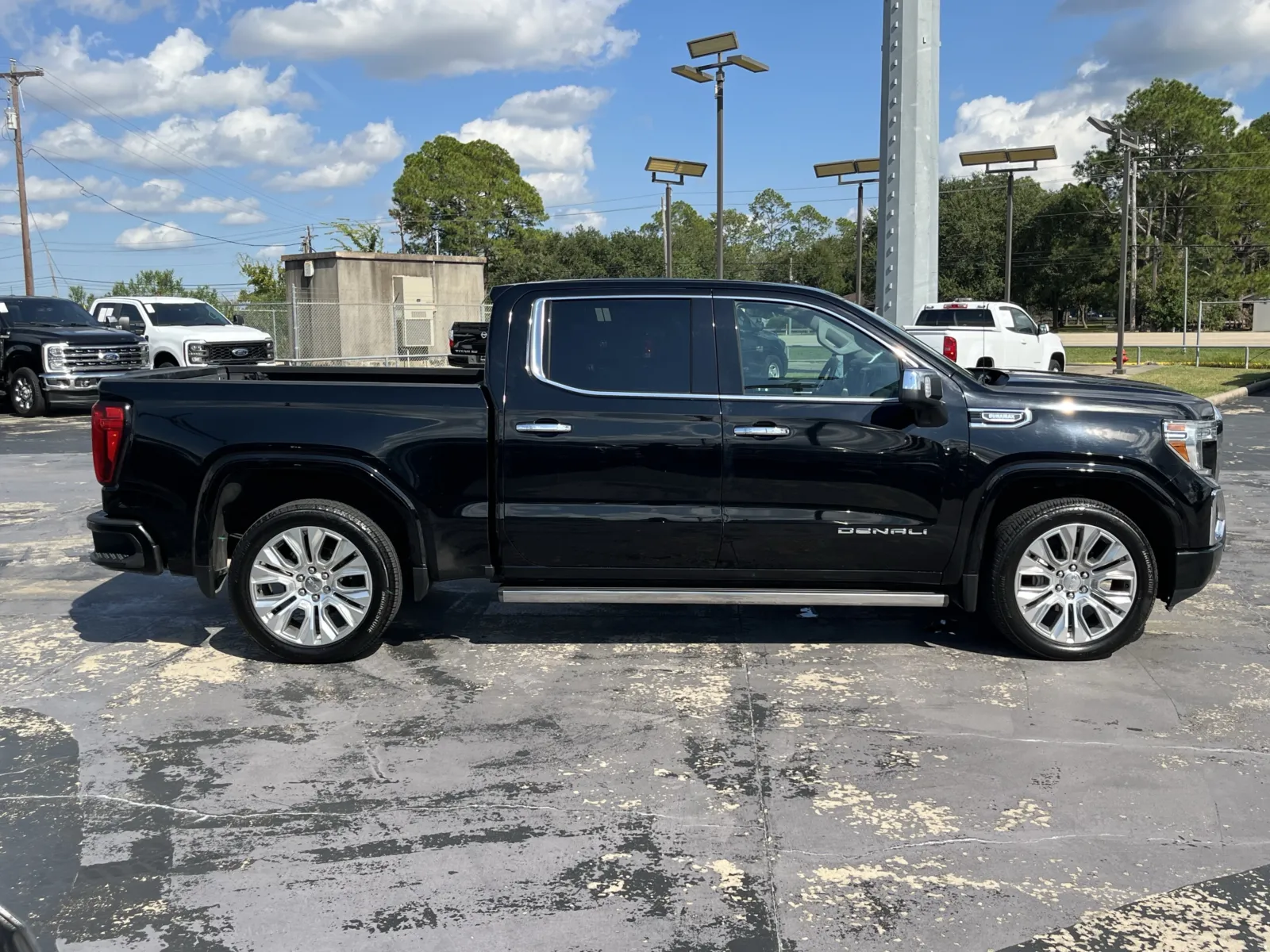 GMC Sierra photo 11