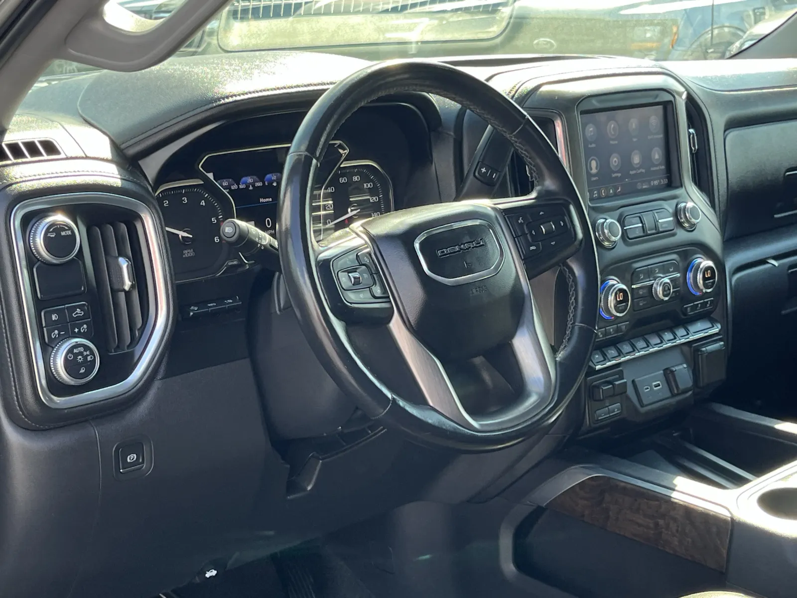 GMC Sierra photo 13