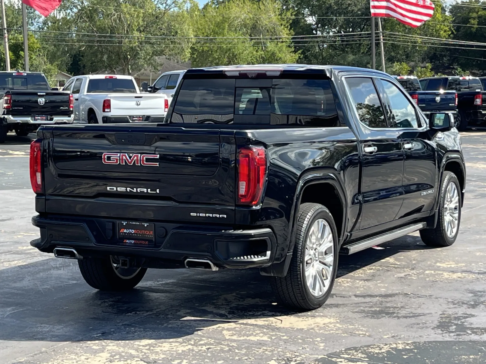 GMC Sierra photo 9