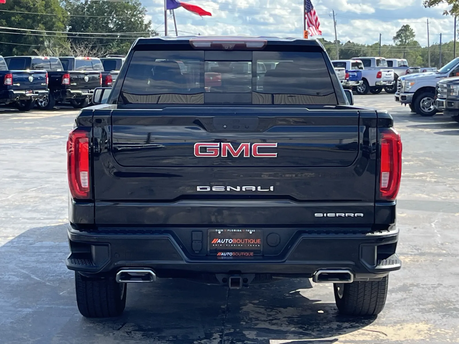 GMC Sierra photo 8
