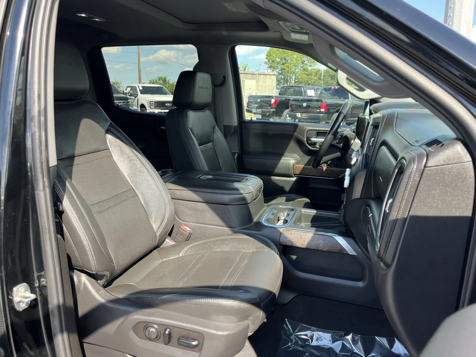 GMC Sierra photo 27