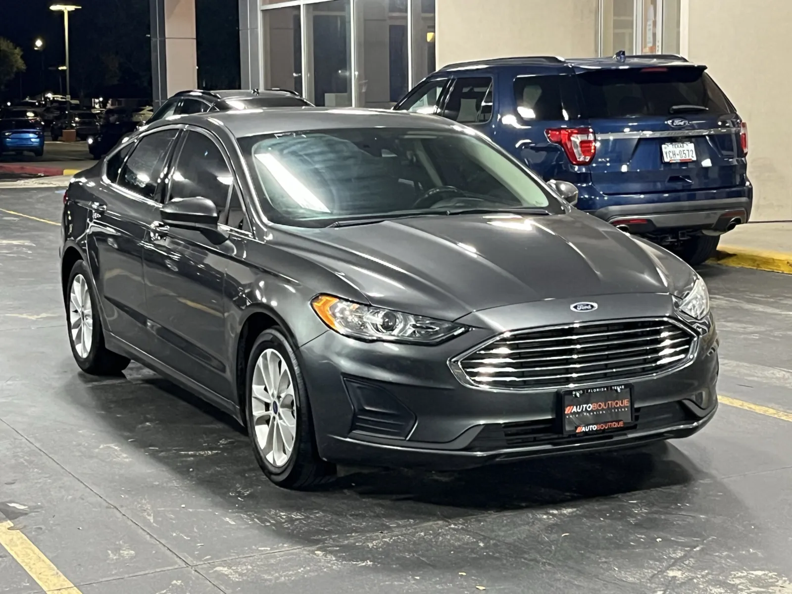 Ford Fusion photo 2