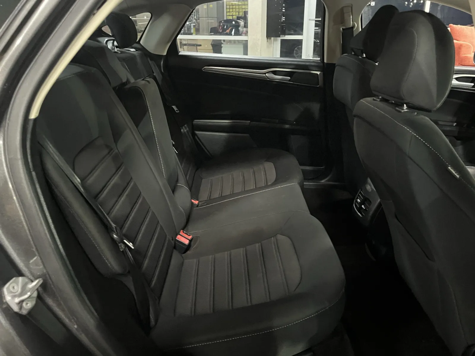 Ford Fusion photo 26