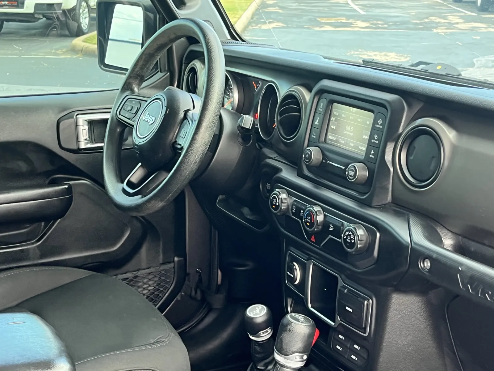 Jeep Wrangler photo 15