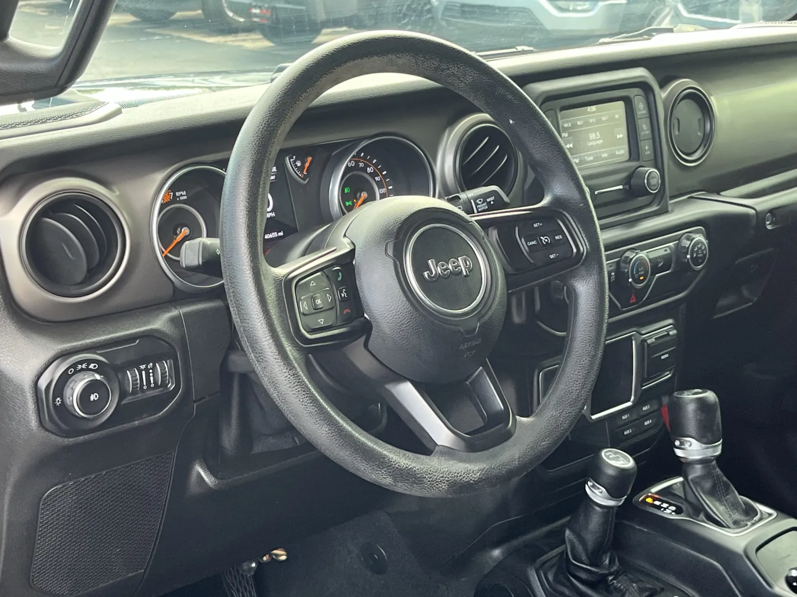 Jeep Wrangler photo 14