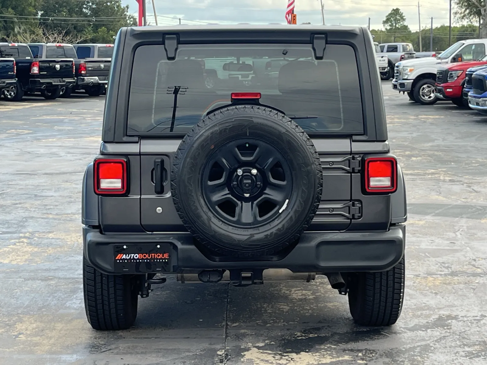 Jeep Wrangler photo 7