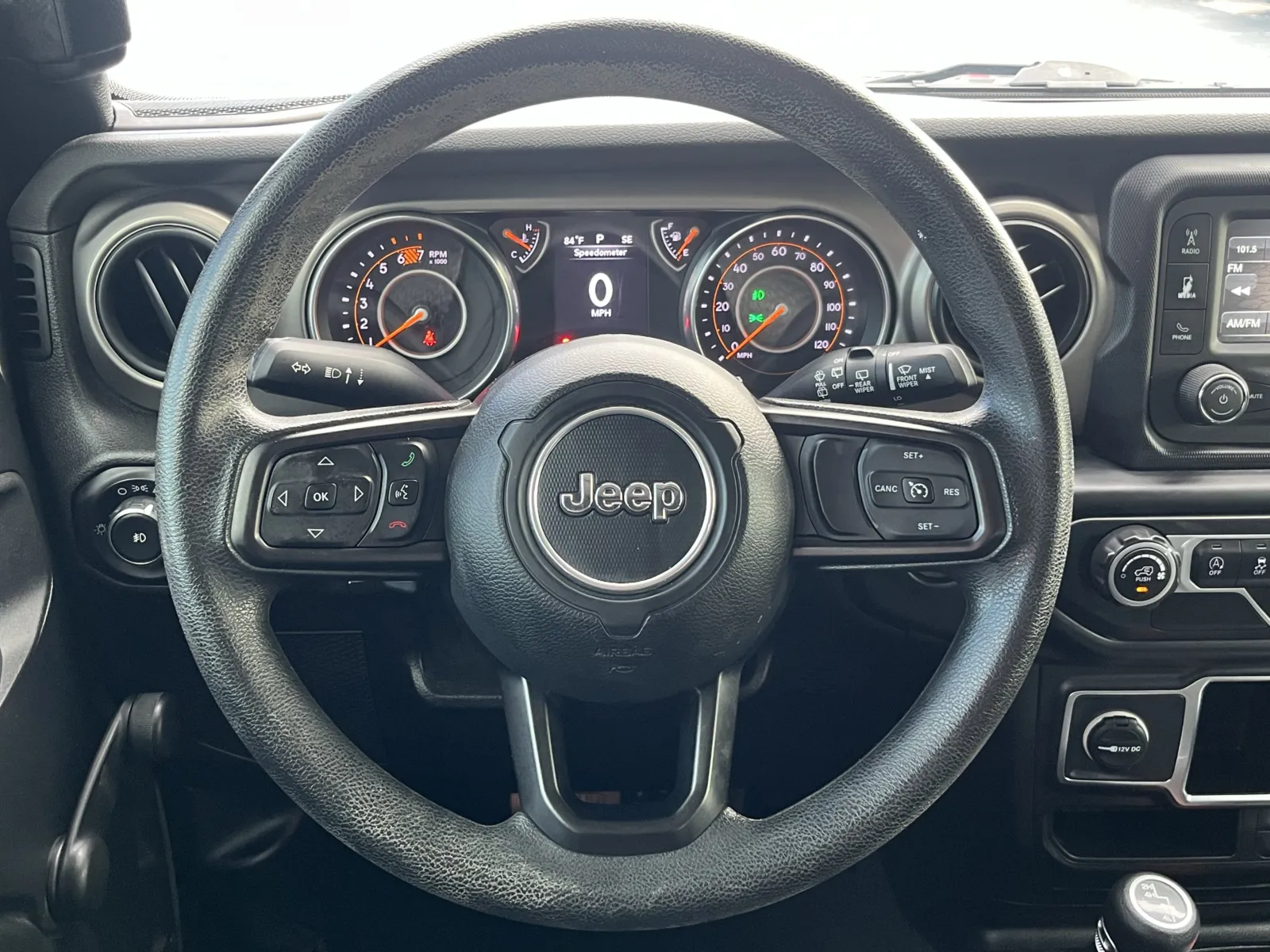 Jeep Wrangler photo 17