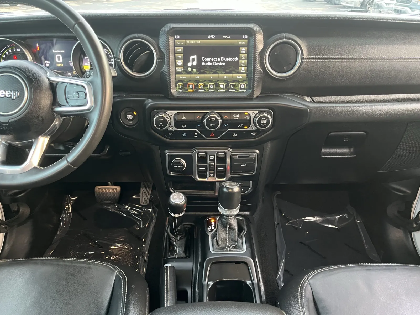 Jeep Wrangler photo 22